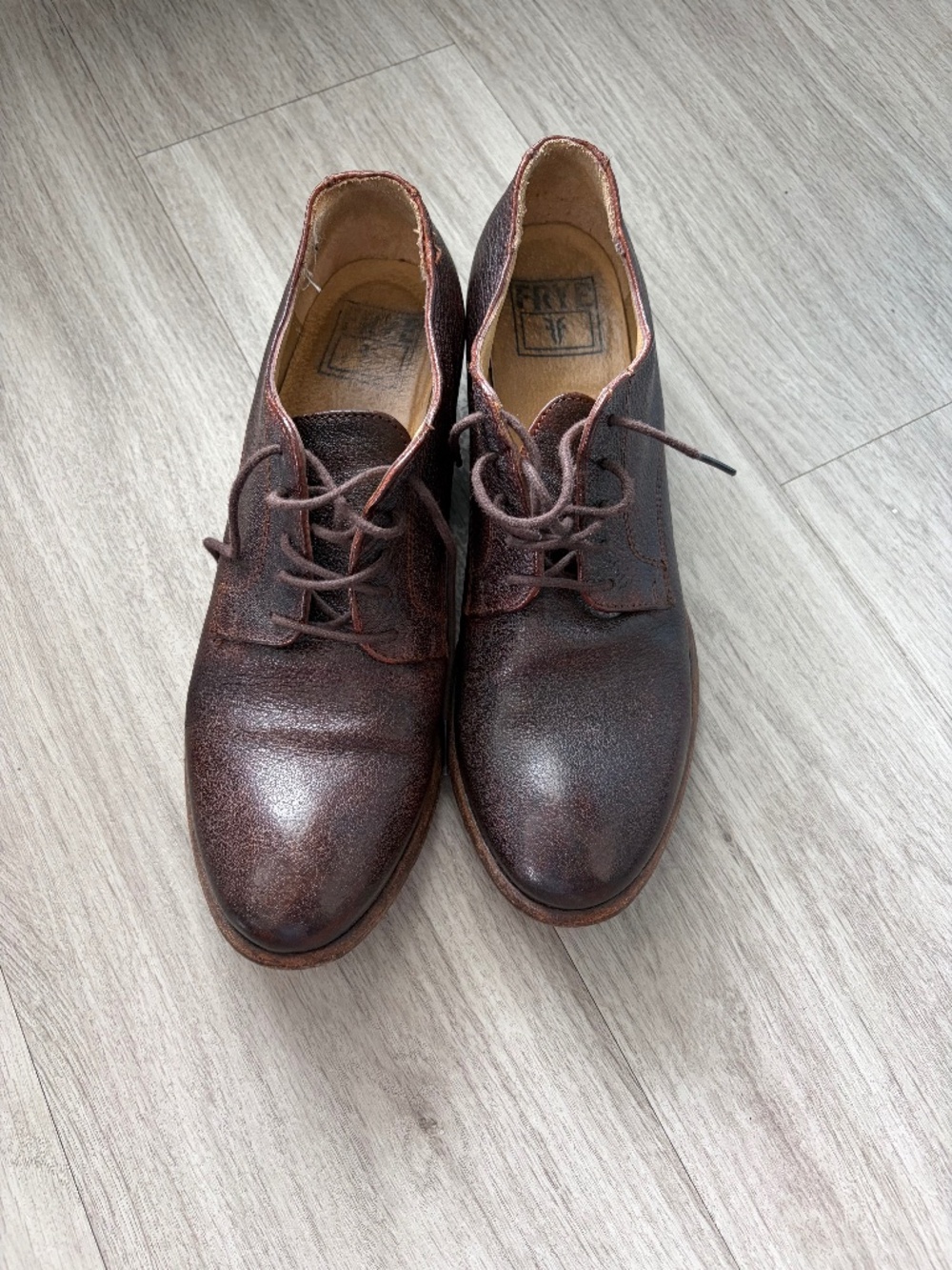FRYE Carson lace up 9B Brown
